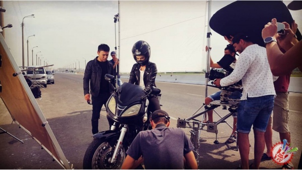 Шоҳруҳхон \"Ёнингдаман\" қўшиғи учун видеоклип суратга олдирди