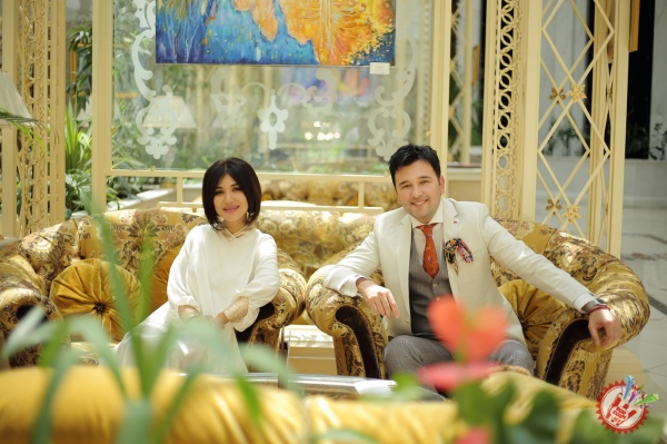 Сардор Раҳимхон ва Манзурадан яна бир туҳфа