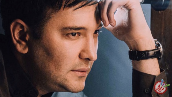 Сардор Раҳимхон Қозоғистон халқ қўшиғини ижро қилди