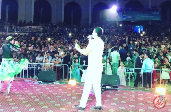 Улуғбек Раҳматуллаев Тожикистонда яккахон концерт дастурини тақдим қилди