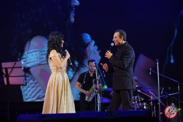 "Истиқлол" саҳнасида Нилуфар Усмонова Рафет Эл Роман билан дуэт куйлади