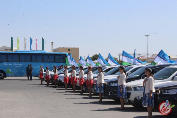 “Буюк келажагимизни мард ва олижаноб халқимиз билан бирга қурамиз!” тарғибот тадбирлари Хоразмда бошланди.