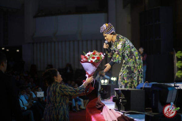 "Мавсум хитлари" тақдимот маросимидан фоторепортаж