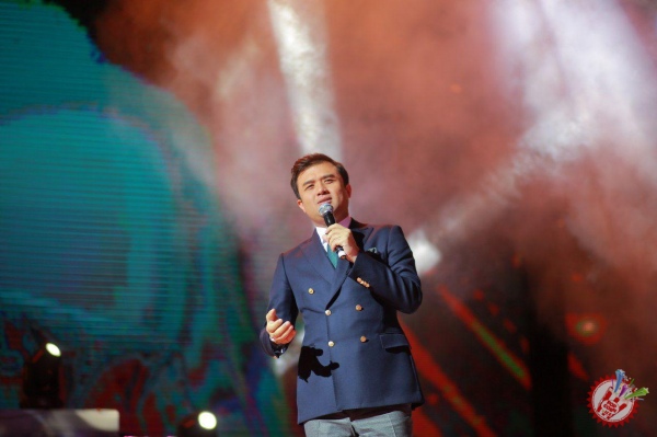 "Мавсум хитлари" тақдимот маросимидан фоторепортаж