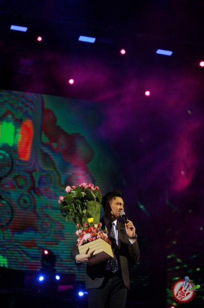 "Мавсум хитлари" тақдимот маросимидан фоторепортаж