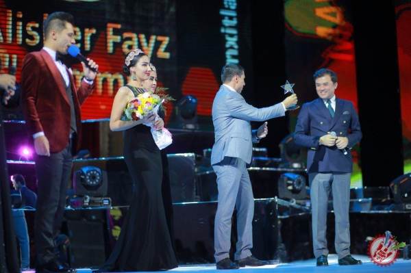 "Мавсум хитлари" тақдимот маросимидан