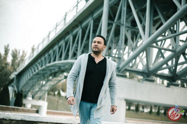 Ренат Собировдан янги қўшиқ премьераси