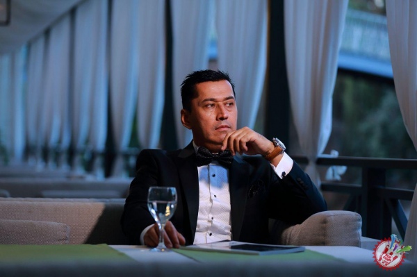 Иззат Ибрагимовдан янги фотосессия