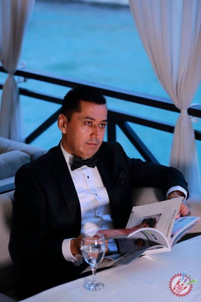 Иззат Ибрагимовдан янги фотосессия