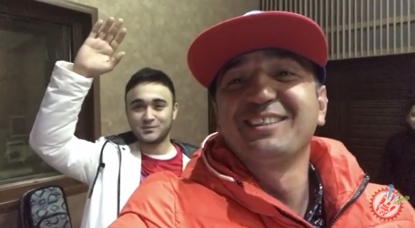 Божалар гуруҳи ва Шоҳруҳхон дуэт куйлади