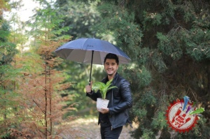 Сарвар ва Комил "Бахтли бўл" таронаси учун видеоклип суратга олдирди