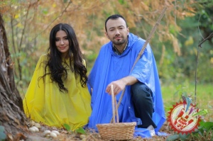 Сарвар ва Комил "Бахтли бўл" таронаси учун видеоклип суратга олдирди