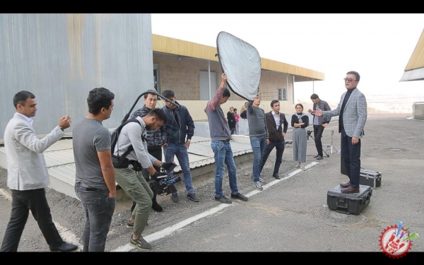 Хонанда Баҳром Назаров ердан 50 метрча баландликда клип суратга олдирди