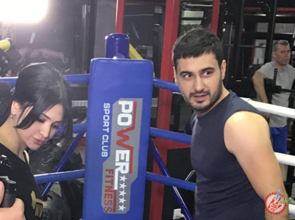 Отабек Муталхўжаев Паризодани рингга чорлади