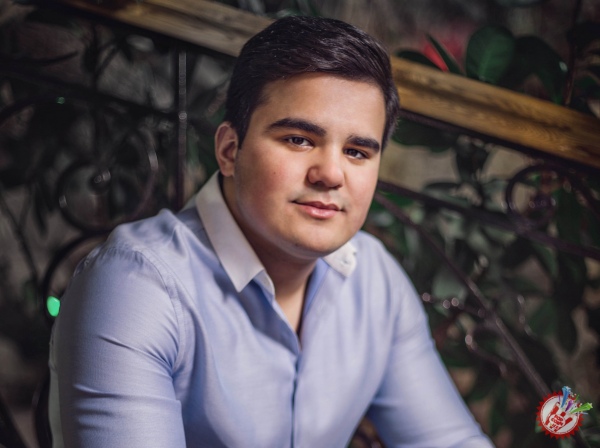 Санжар Ҳаликовдан \"Лолалар\"