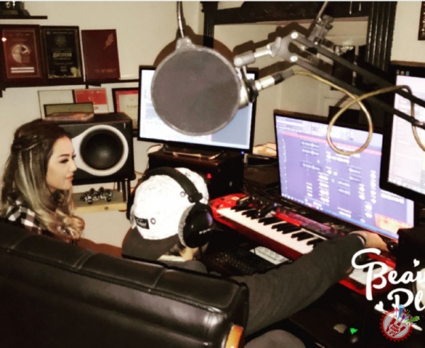 Умидахон Уммон гуруҳи билан янги қўшиқ ёзди