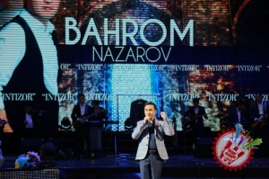 Баҳром Назаровнинг яккахон концерт дастуридан фоторепортаж