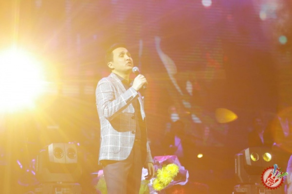 Баҳром Назаровнинг яккахон концерт дастуридан фоторепортаж