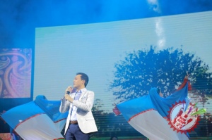 Баҳром Назаровнинг яккахон концерт дастуридан фоторепортаж