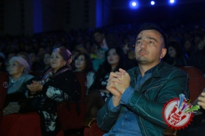 Баҳром Назаровнинг яккахон концерт дастуридан фоторепортаж