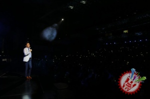 Баҳром Назаровнинг яккахон концерт дастуридан фоторепортаж