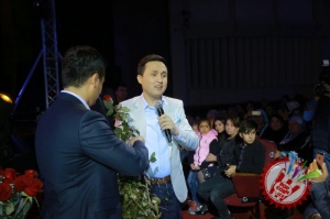 Баҳром Назаровнинг яккахон концерт дастуридан фоторепортаж