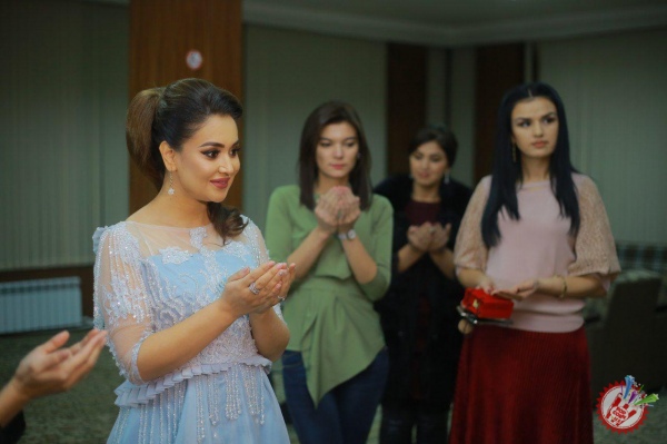 Хонанда Ҳадича илк яккахон концертини ўтказди