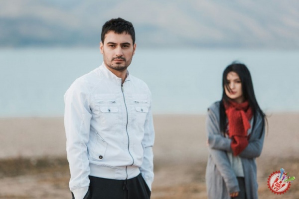 Отабек Муталхўжаевдан видеопремьера \"Келмадинг\"