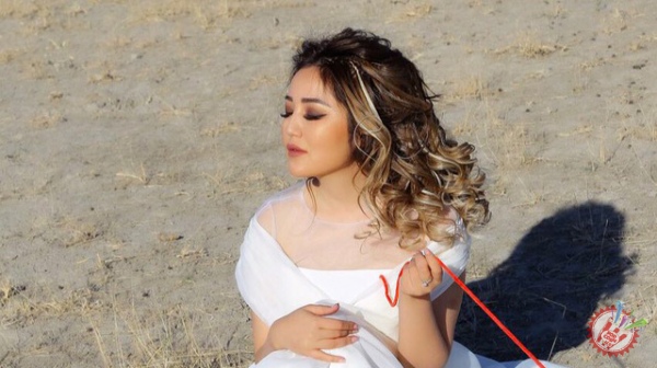 Умидахондан видеопремьера \"Ана энди\"