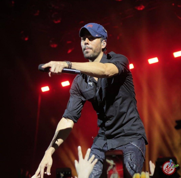 Тошкентда Энрике Иглесиаснинг яккахон концерти бўлиб ўтди