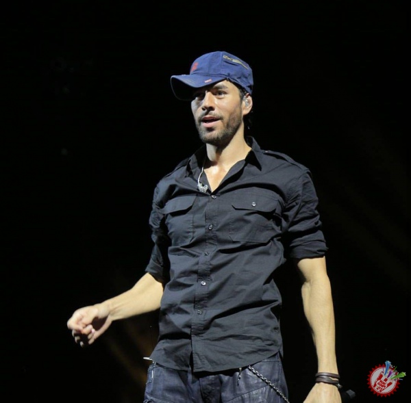 Тошкентда Энрике Иглесиаснинг яккахон концерти бўлиб ўтди