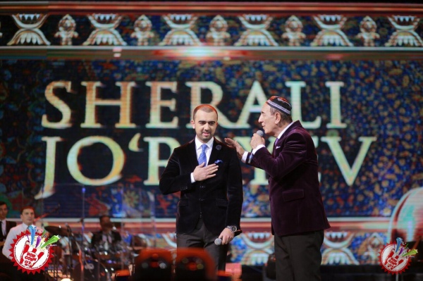 Устоз санъаткор Шерали Жўраевнинг яккахон концерт дастуридан фоторепортаж