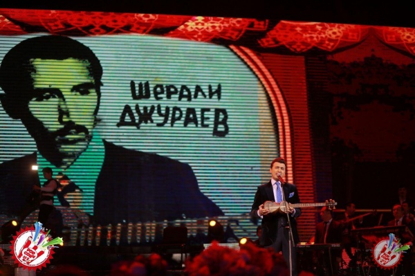 Устоз санъаткор Шерали Жўраевнинг яккахон концерт дастуридан фоторепортаж