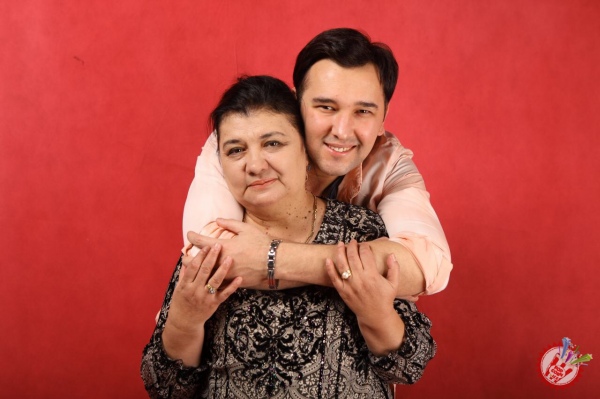 Сардор Раҳимхондан янги қўшиқ премьераси \"Модар\"