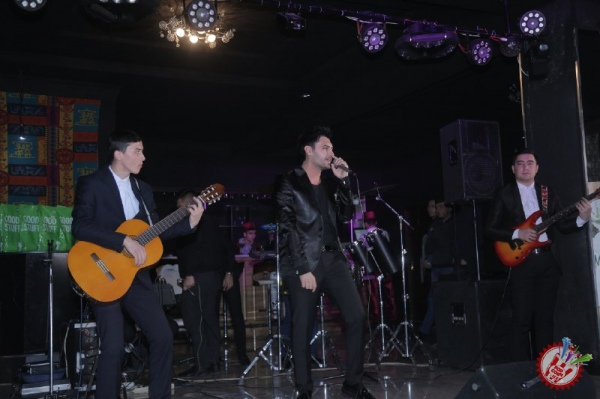 Отабек Муталхўжаевнинг “Нозанинам” альбоми сотувда!