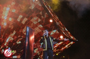 Шоҳруҳхоннинг "Ёнингдаман" номли яккахон концерт дастури бўлиб ўтмоқда