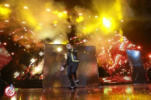 Шоҳруҳхоннинг "Ёнингдаман" номли яккахон концерт дастури бўлиб ўтмоқда