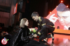 Шоҳруҳхоннинг "Ёнингдаман" номли яккахон концерт дастури бўлиб ўтмоқда