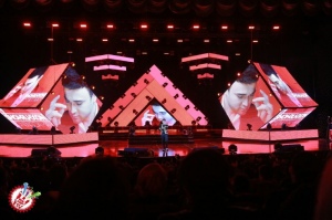 Шоҳруҳхоннинг "Ёнингдаман" номли яккахон концерт дастури бўлиб ўтмоқда