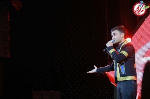 Шоҳруҳхоннинг \"Ёнингдаман\" номли яккахон концерт дастури бўлиб ўтмоқда