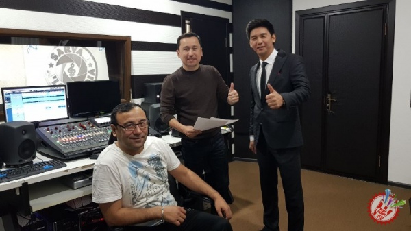 Бунёдбек Саидов Женисбек Пиязов билан дуэт куйлади