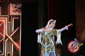 Юлдуз Усмонованинг "Сен ва мен учун" номли жонли ижродаги концертидан фоторепортаж