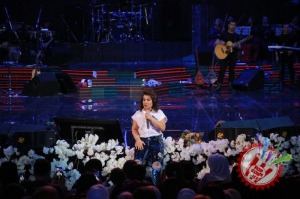 Юлдуз Усмонованинг \"Сен ва мен учун\" номли жонли ижродаги концертидан фоторепортаж