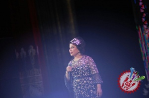 Юлдуз Усмонованинг "Сен ва мен учун" номли жонли ижродаги концертидан фоторепортаж