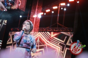 Юлдуз Усмонованинг "Сен ва мен учун" номли жонли ижродаги концертидан фоторепортаж