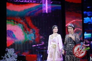 Юлдуз Усмонованинг "Сен ва мен учун" номли жонли ижродаги концертидан фоторепортаж