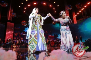 Юлдуз Усмонованинг "Сен ва мен учун" номли жонли ижродаги концертидан фоторепортаж