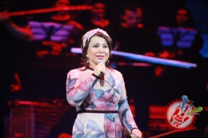 Юлдуз Усмонованинг "Сен ва мен учун" номли жонли ижродаги концертидан фоторепортаж