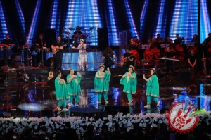 Юлдуз Усмонованинг "Сен ва мен учун" номли жонли ижродаги концертидан фоторепортаж