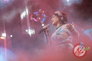 Юлдуз Усмонованинг "Сен ва мен учун" номли жонли ижродаги концертидан фоторепортаж